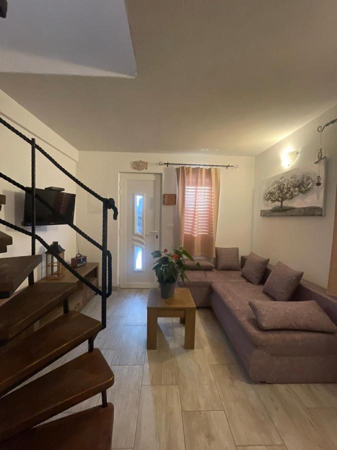 Studio Apartment Dona Trogir Exterior photo