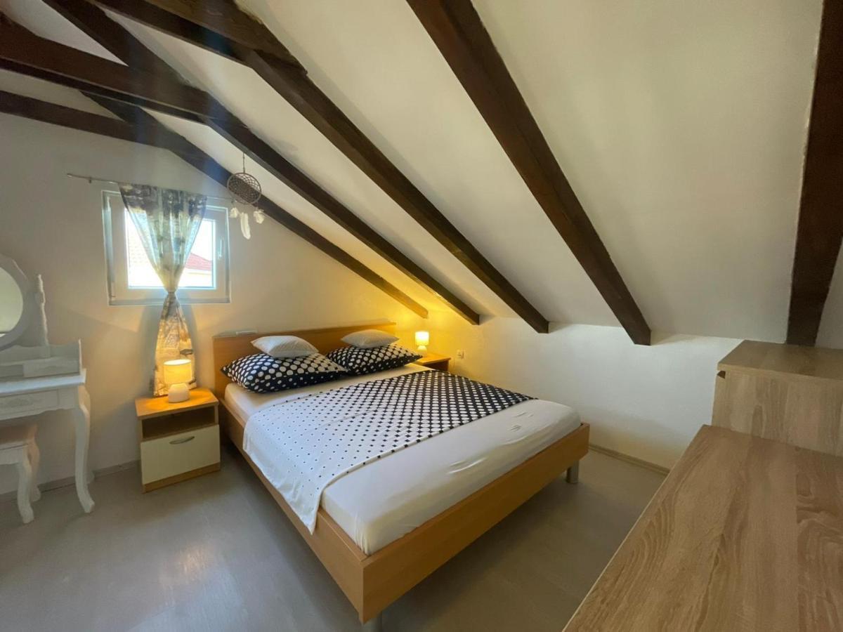 Studio Apartment Dona Trogir Exterior photo