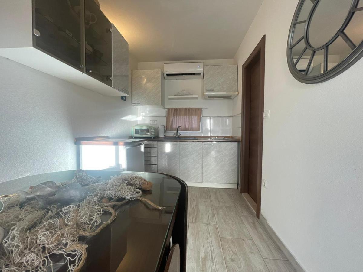 Studio Apartment Dona Trogir Exterior photo