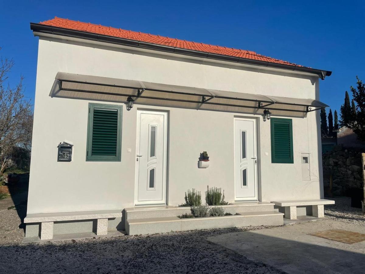 Studio Apartment Dona Trogir Exterior photo