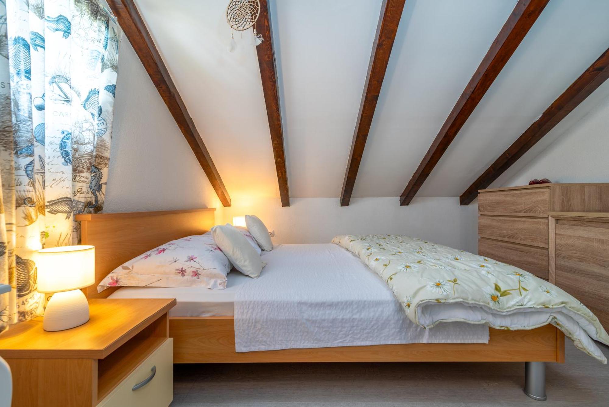Studio Apartment Dona Trogir Exterior photo