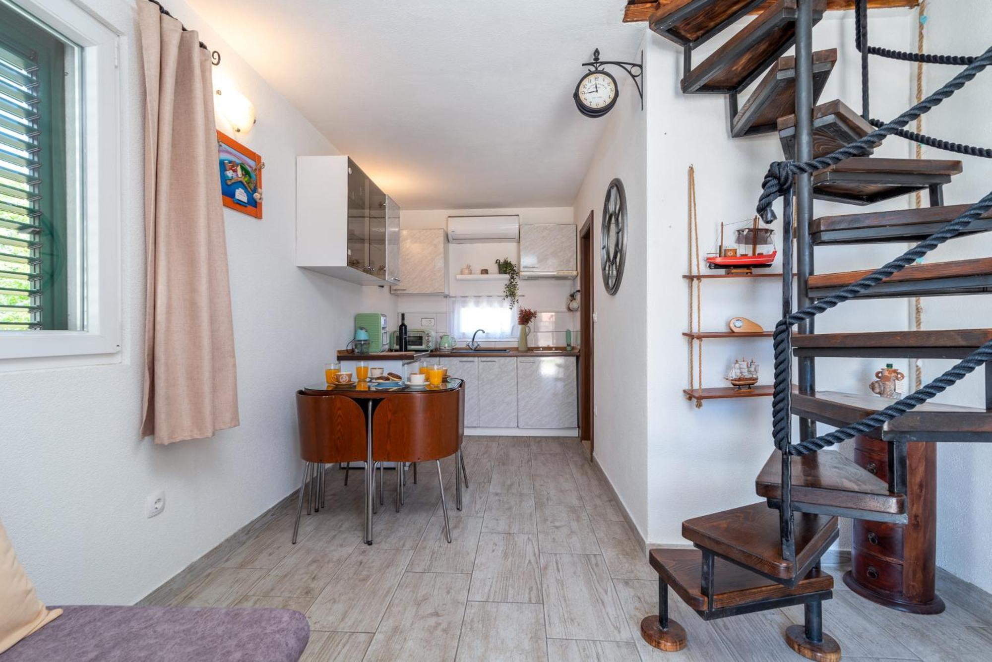 Studio Apartment Dona Trogir Exterior photo