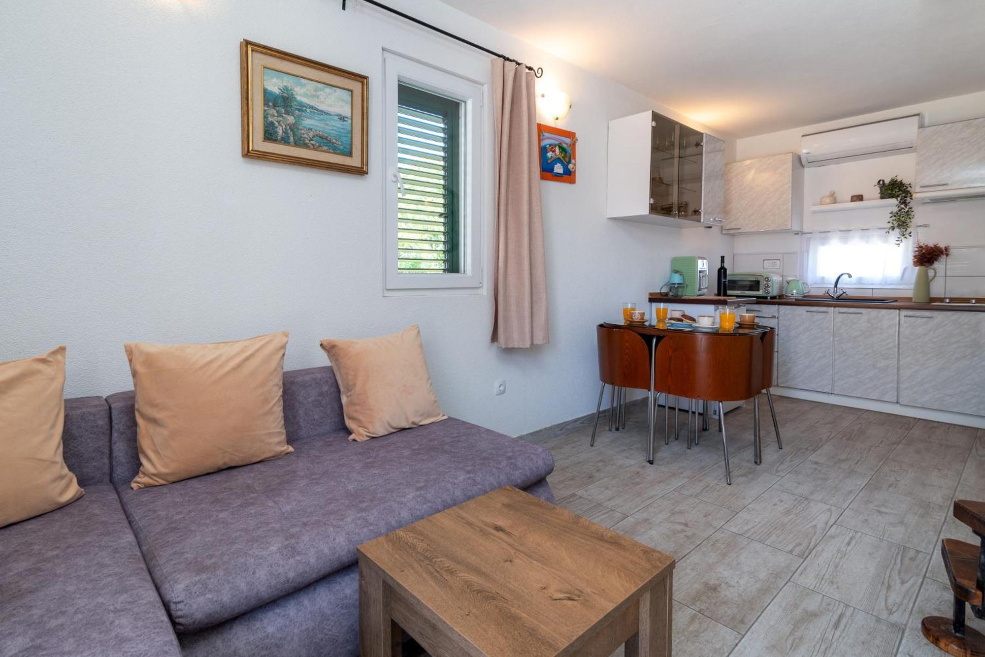 Studio Apartment Dona Trogir Exterior photo