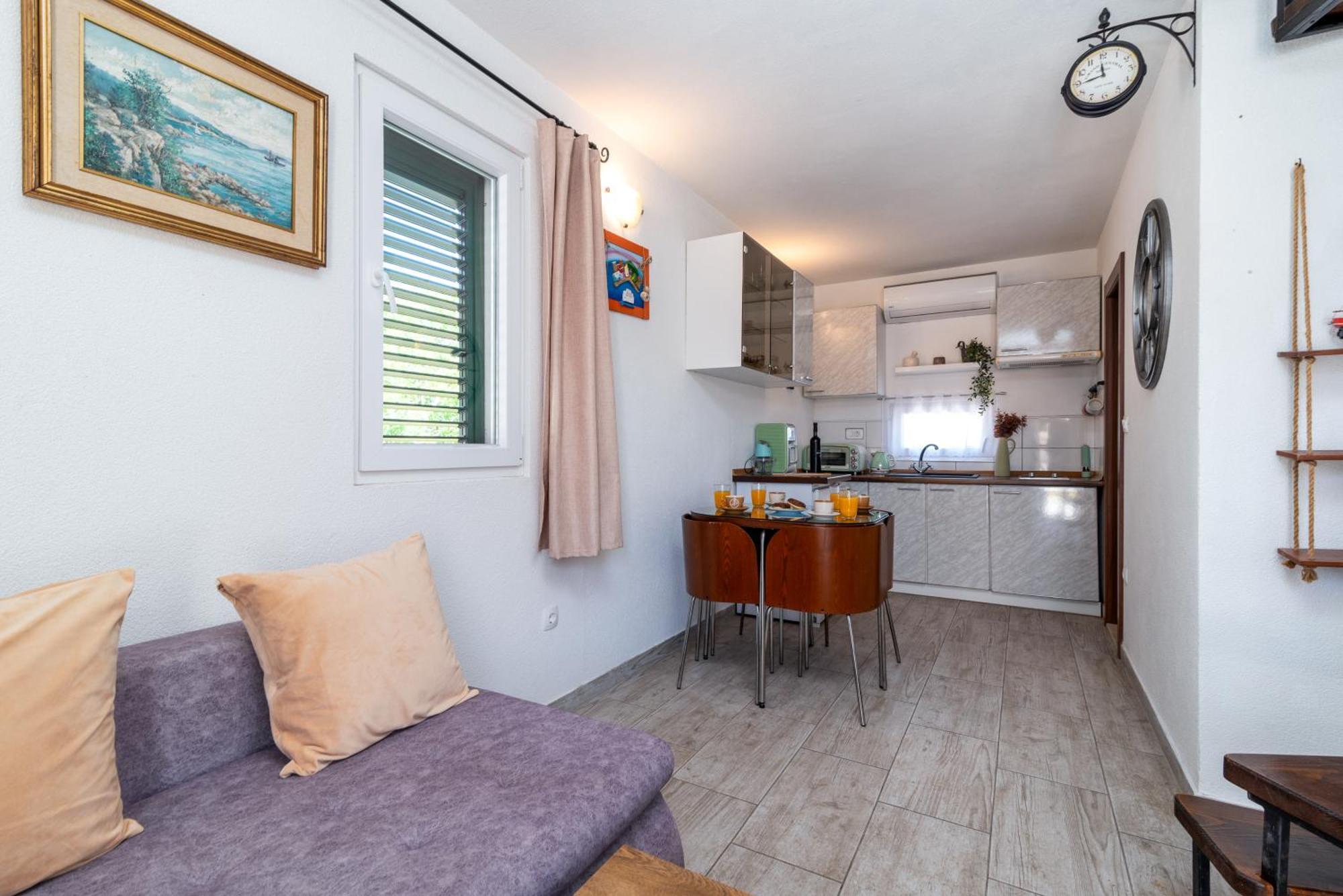 Studio Apartment Dona Trogir Exterior photo