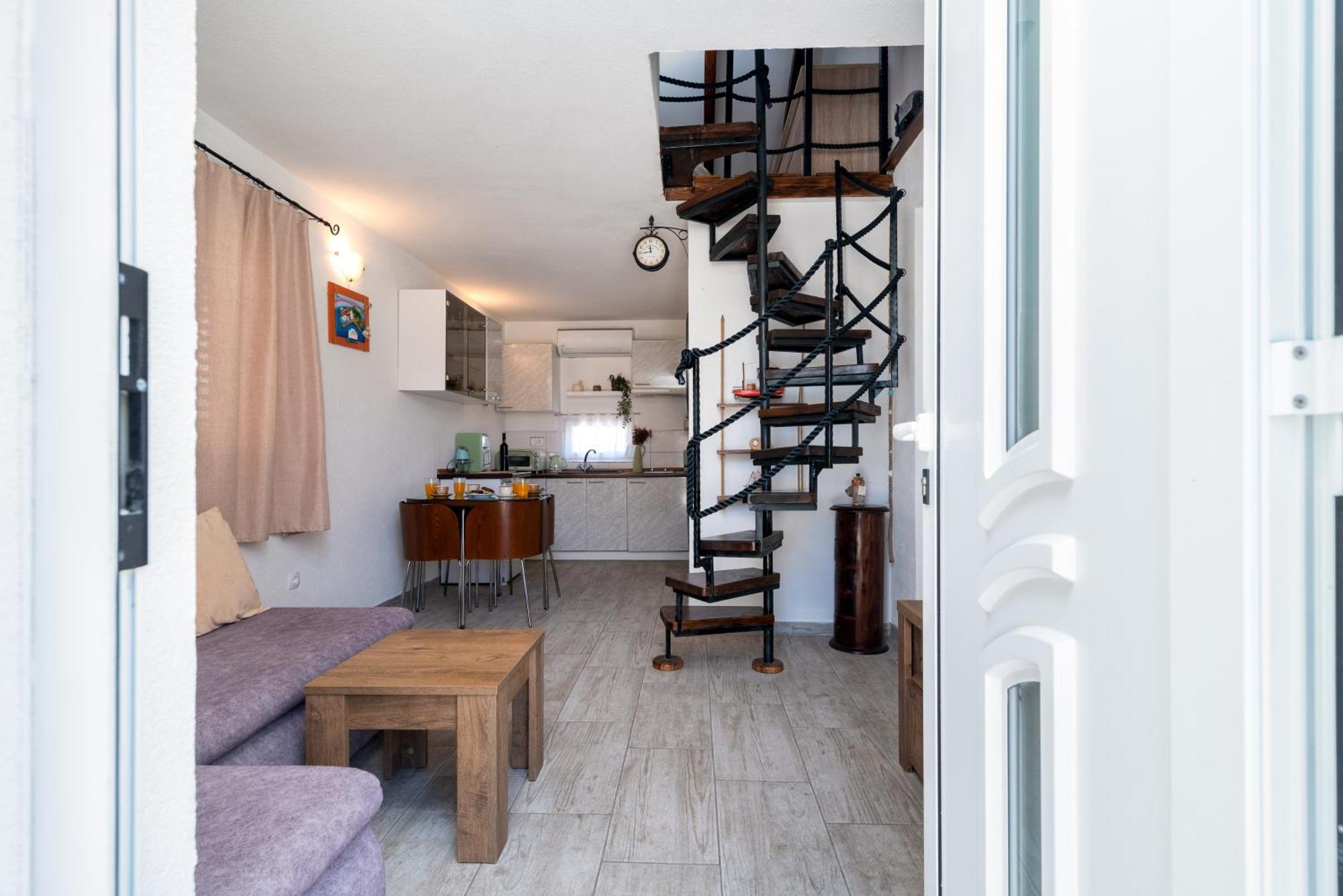 Studio Apartment Dona Trogir Exterior photo